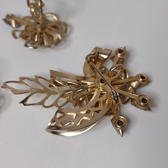 Vintage Blue Rhinestone Flower Brooch And Screw Back Earring Set - Picture 10 of 15